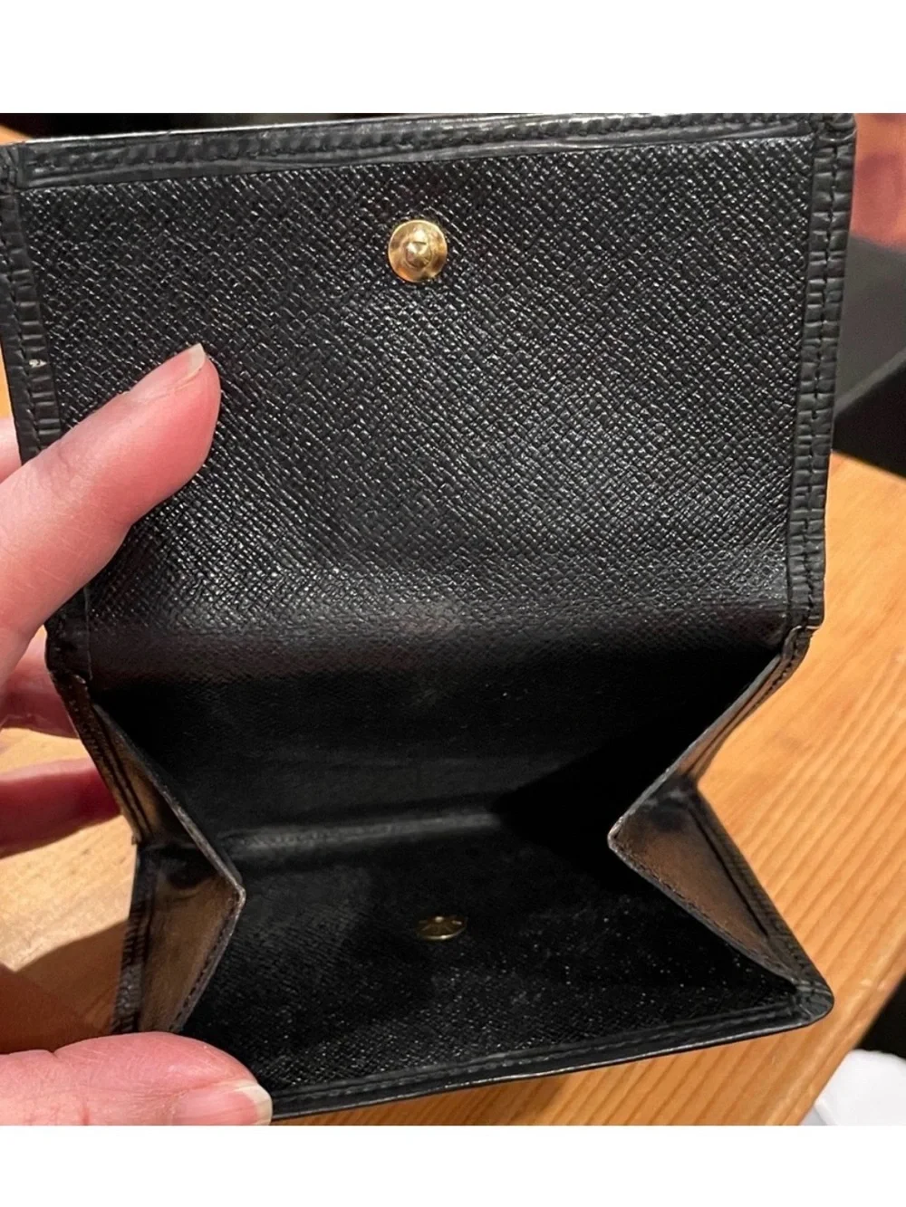 Louis Vuitton Men’s Black Epi Leather Wallet • Classic LV Bifold • Card Holder